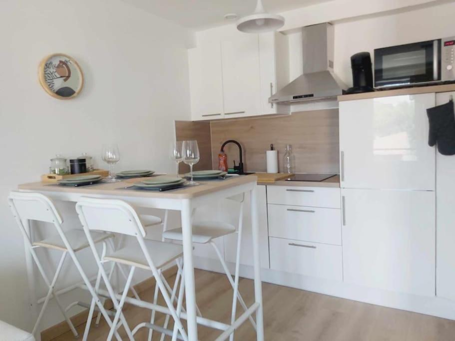 Les Coteaux De Mahe Apartamento Tournon-sur-Rhone Exterior foto